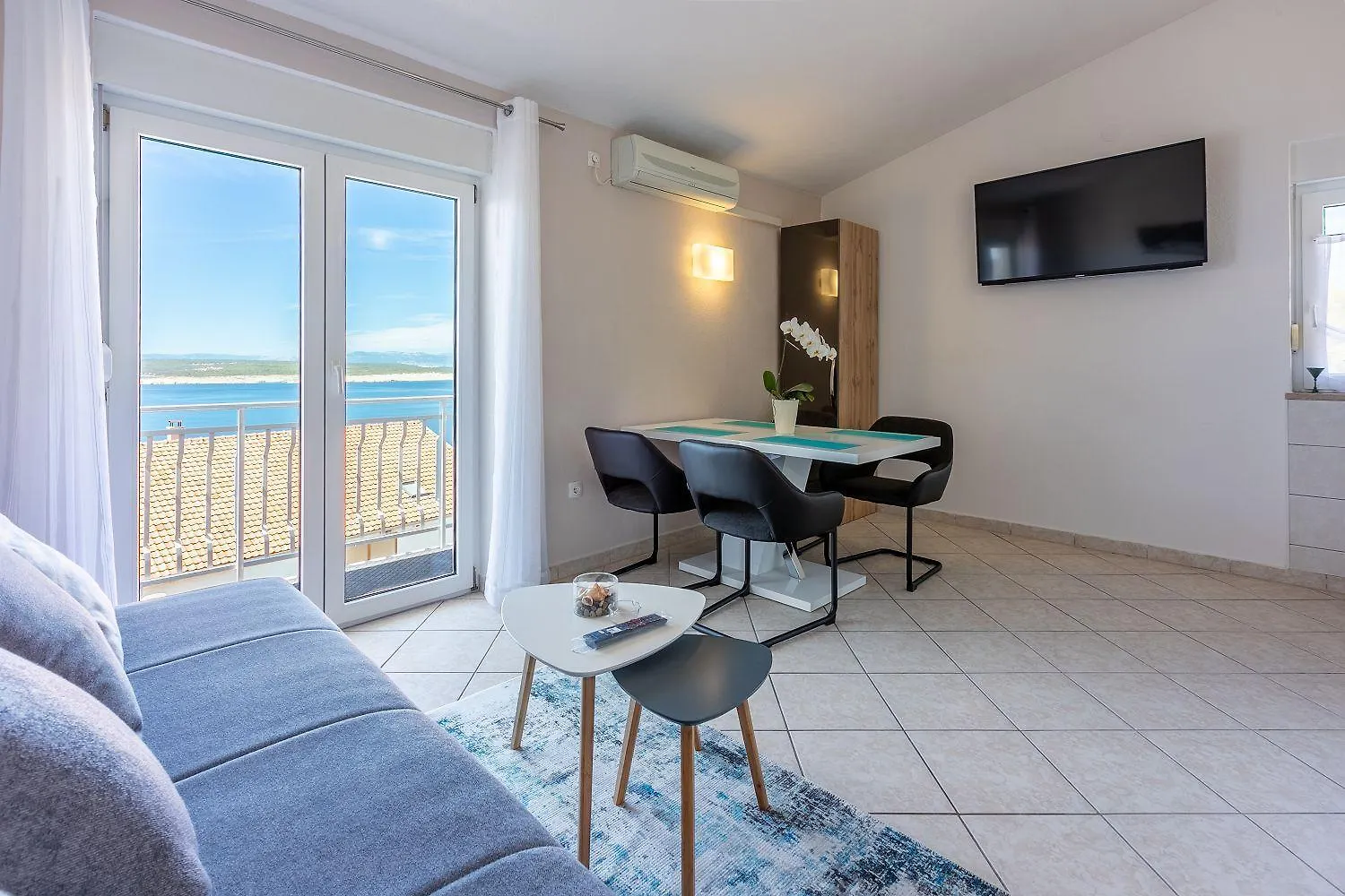 Toller Meerblick Nur 500 Meter Zum Strand Dramalj Croatia